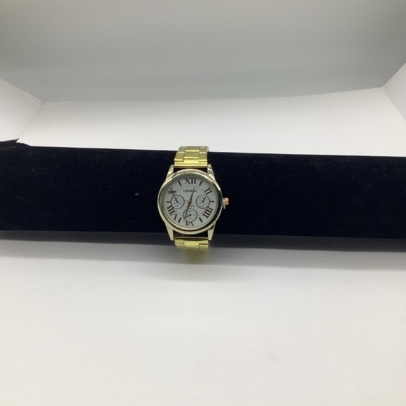 Geneva Quartz Stainless Steel Wrist Watch Unisex Gold Tone - Picture 4 of 12